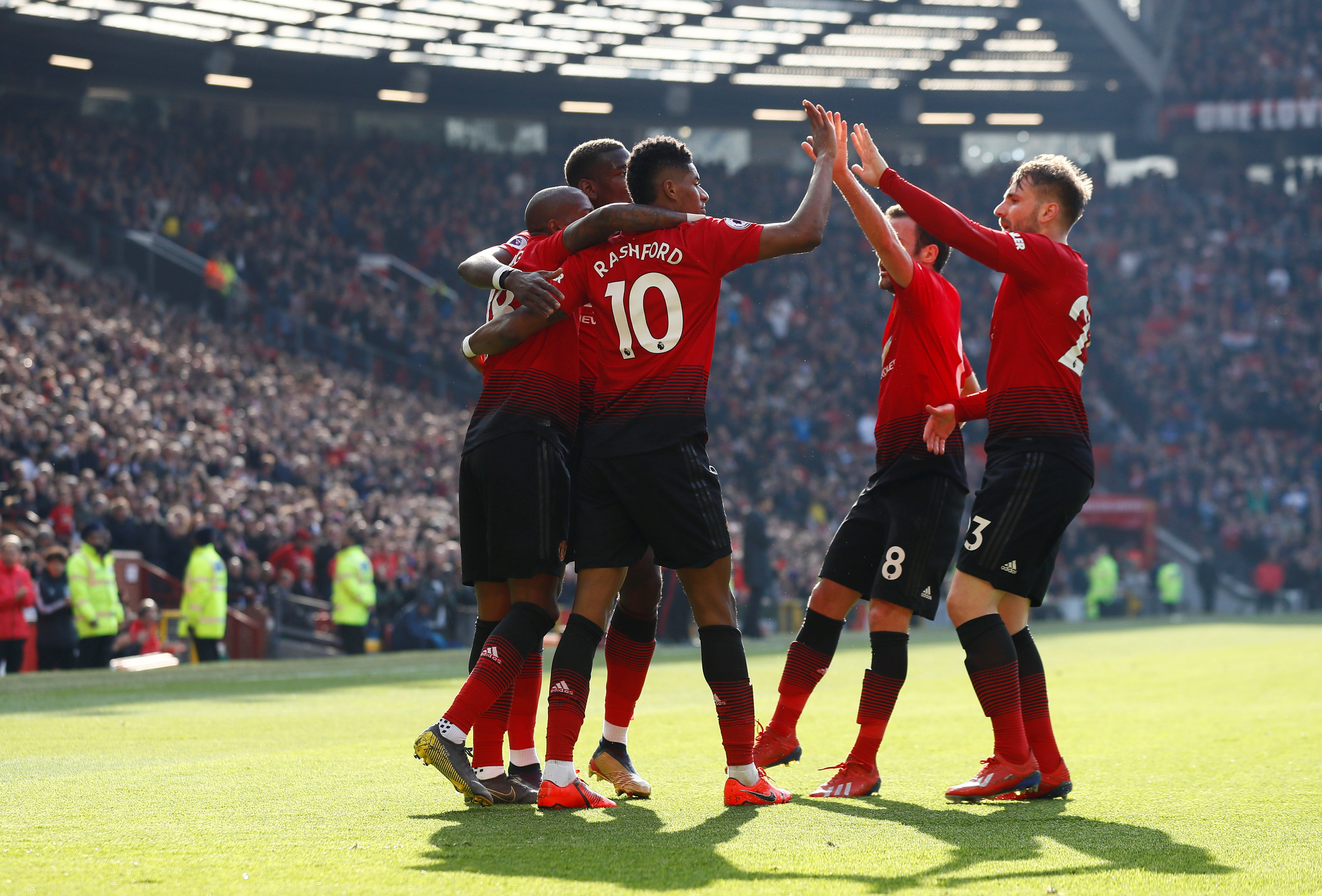 拉开了帷幕 拉开了帷幕